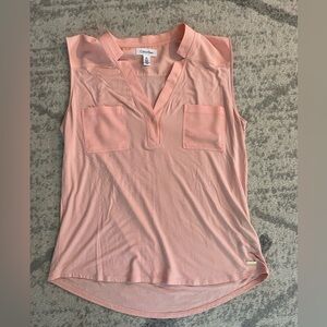 Calvin Klein Sleeveless Peachy Blouse V Neck Light Weight Pockets